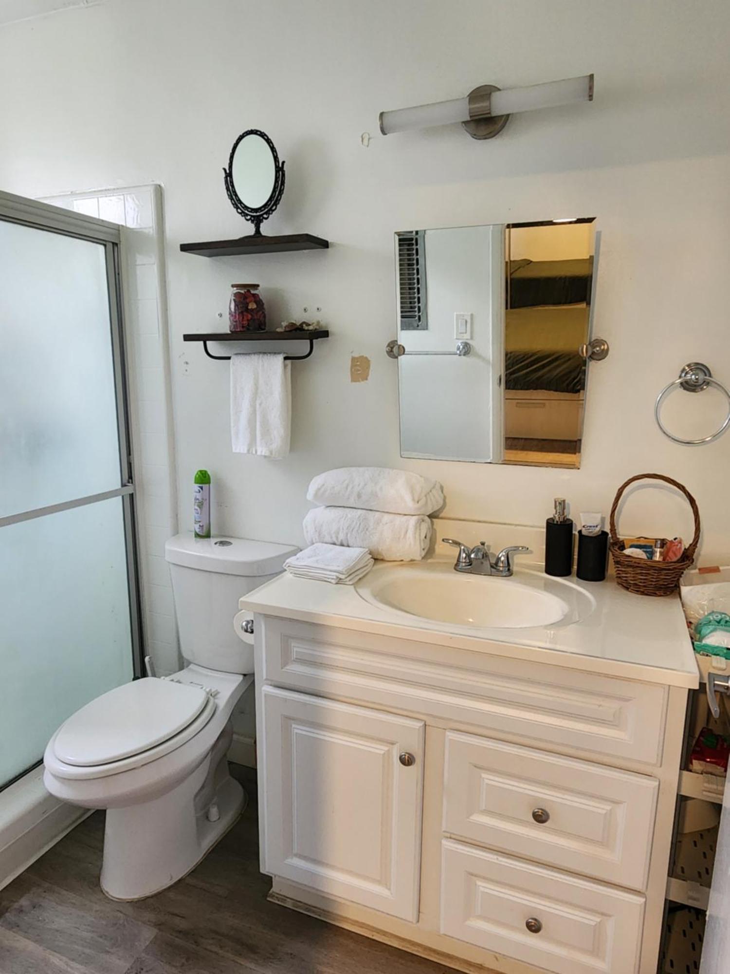 Cozy Private & Bath Central Location La Privatunterkunft *